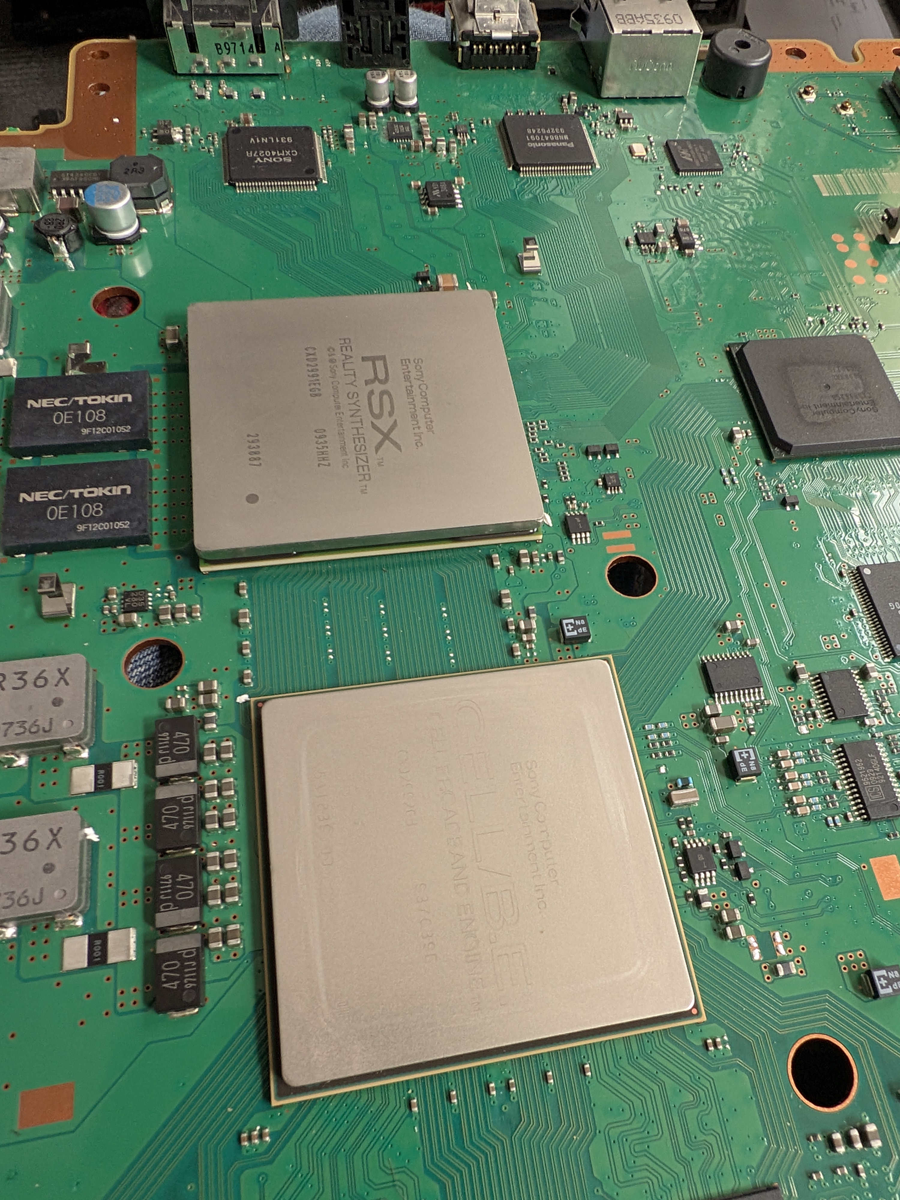 PS3 from Market Weighton – Thermal Repair Without the Scary Surgery 3 CPU and APU cleaned and polished ready for new chermal paste - PS3 Market Weighton