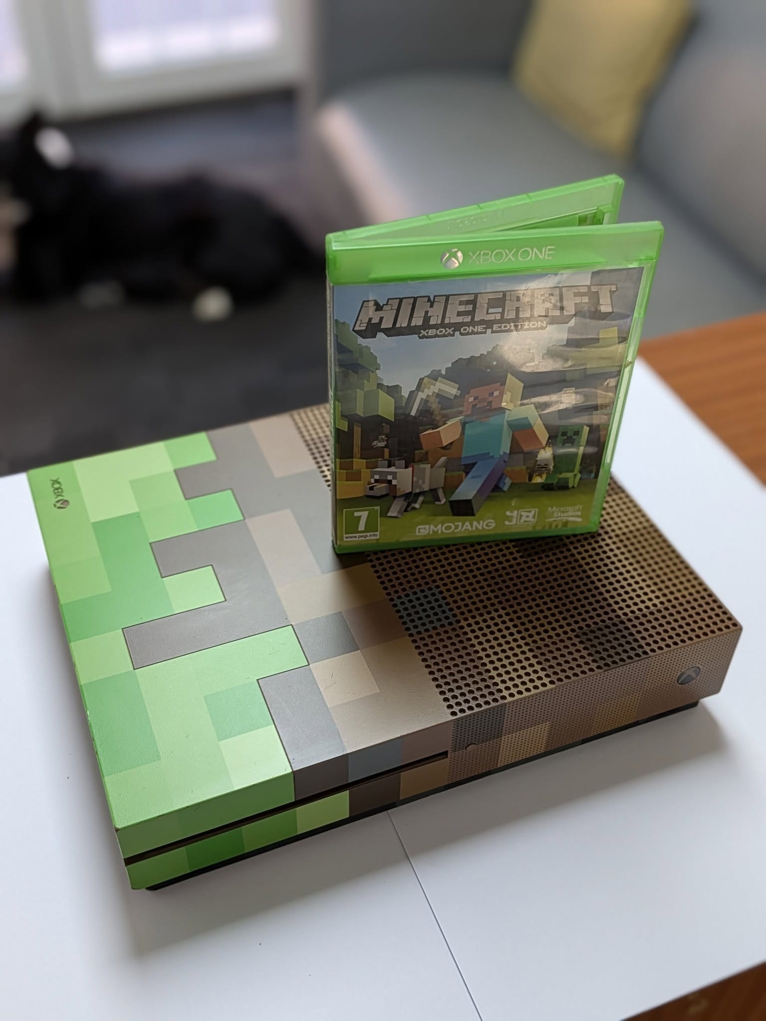 Xbox One 1TB Minecraft Limited Edition Console – Includes Minecraft Game 5 Xbox One 1TB Minecraft Limited Edition Console – Includes Minecraft Game - Image 5