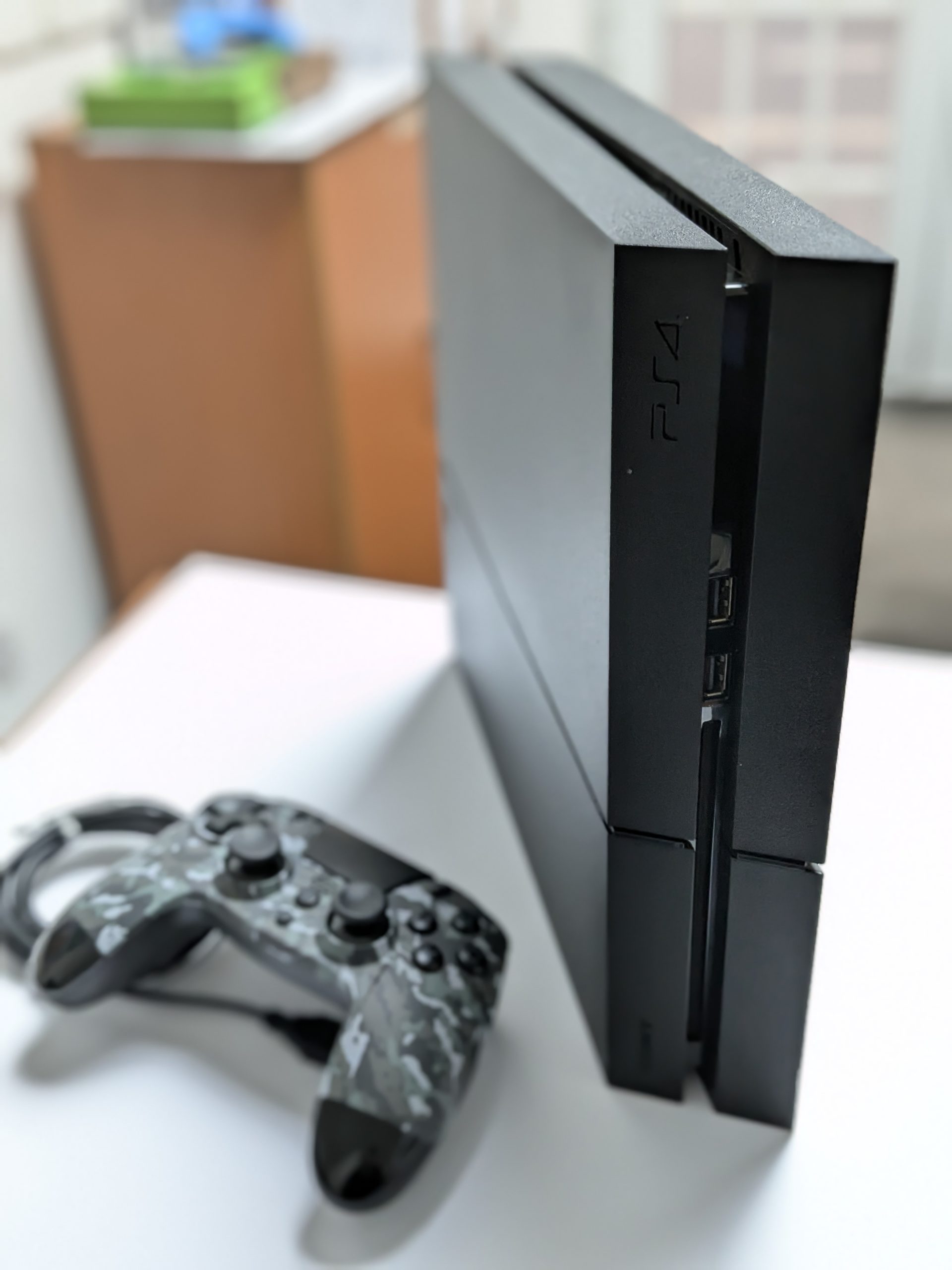 PlayStation 4 "Phat" 1TB (CUH-1216B) in Jet Black - PS4 FAT 2 PlayStation 4 "Phat" 1TB (CUH-1216B) in Jet Black - PS4 FAT - Image 2