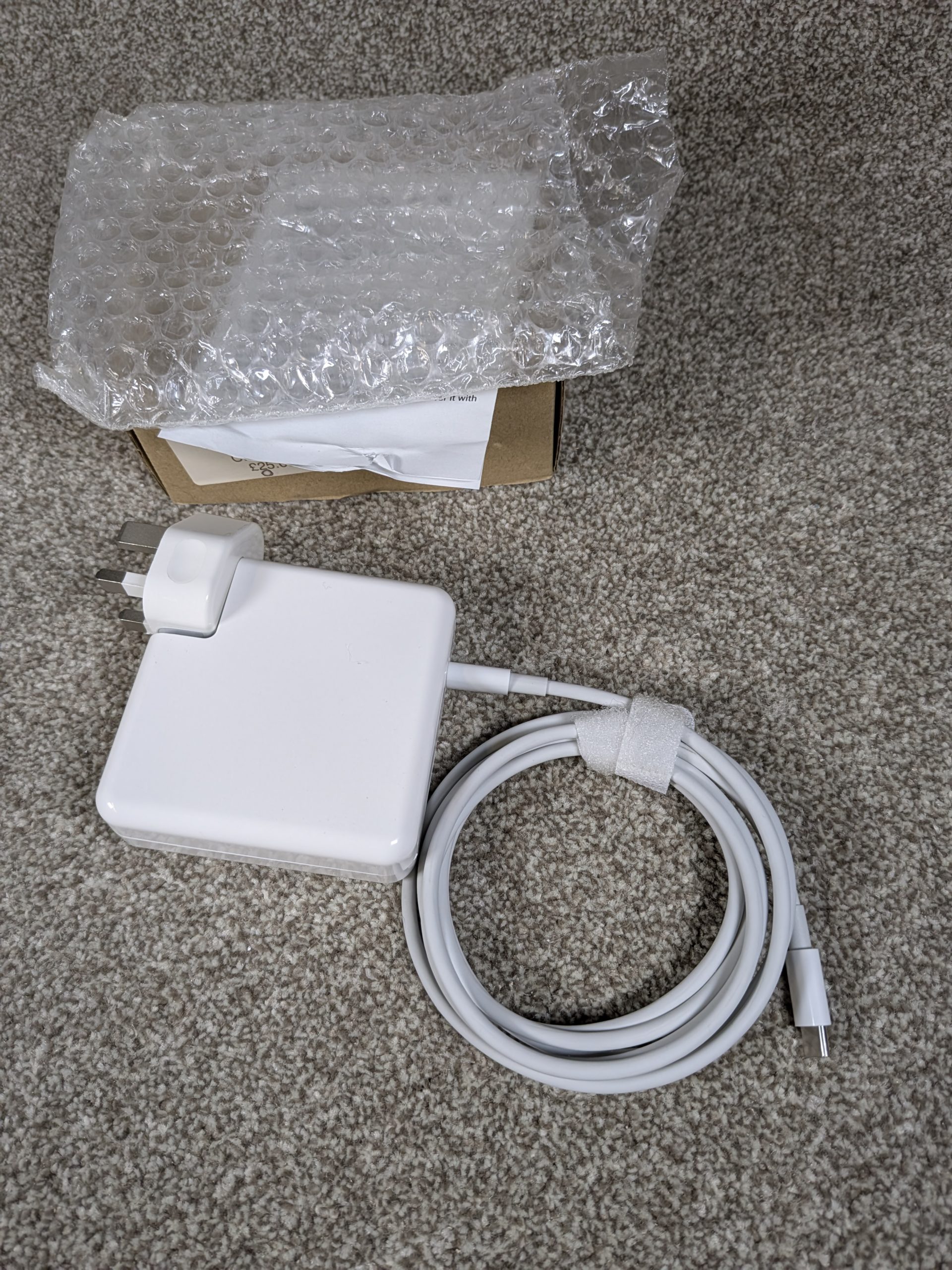 96W USB-C MacBook Charger – New, Boxed, UK Plug (Aftermarket) 5 96w USBC Macbook Charger - UK plug